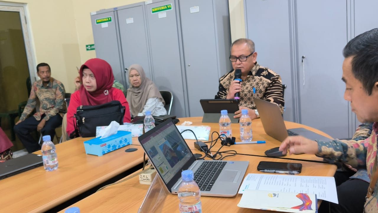 Poltekkes Kemenkes Palembang Laksanakan Monitoring Dan Evaluasi Akreditasi Prodi Sanitasi Tahun 2025 (4)