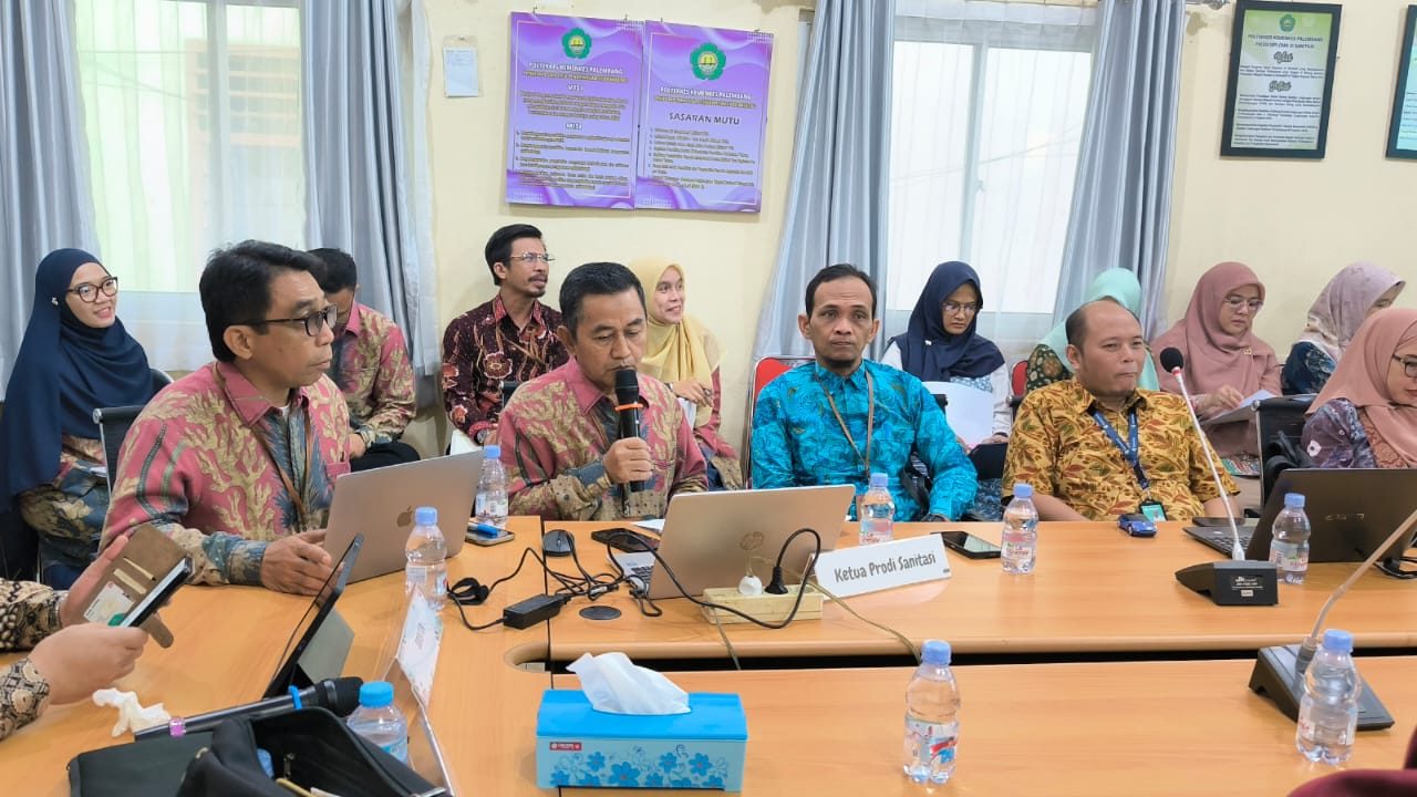 Poltekkes Kemenkes Palembang Laksanakan Monitoring Dan Evaluasi Akreditasi Prodi Sanitasi Tahun 2025 (6)