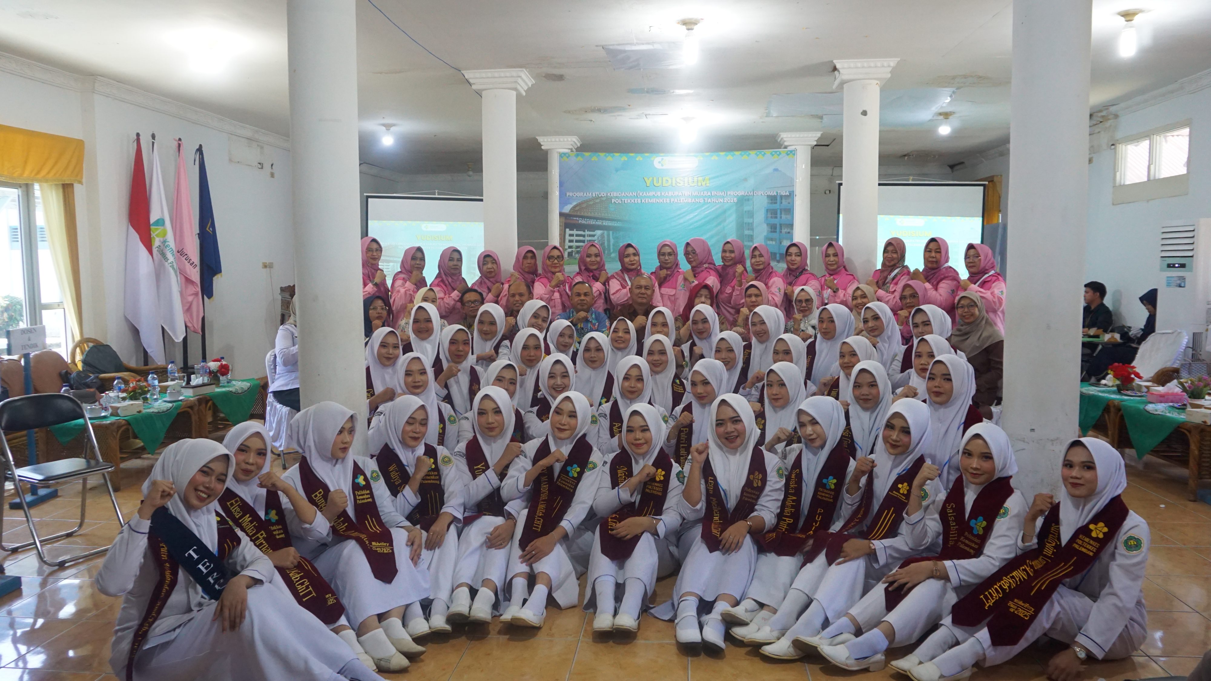 “Lahirkan Generasi Bidan Unggul, Prodi D-3 Kebidanan Muara Enim Poltekkes Kemenkes Palembang Gelar Yudisium 2025”