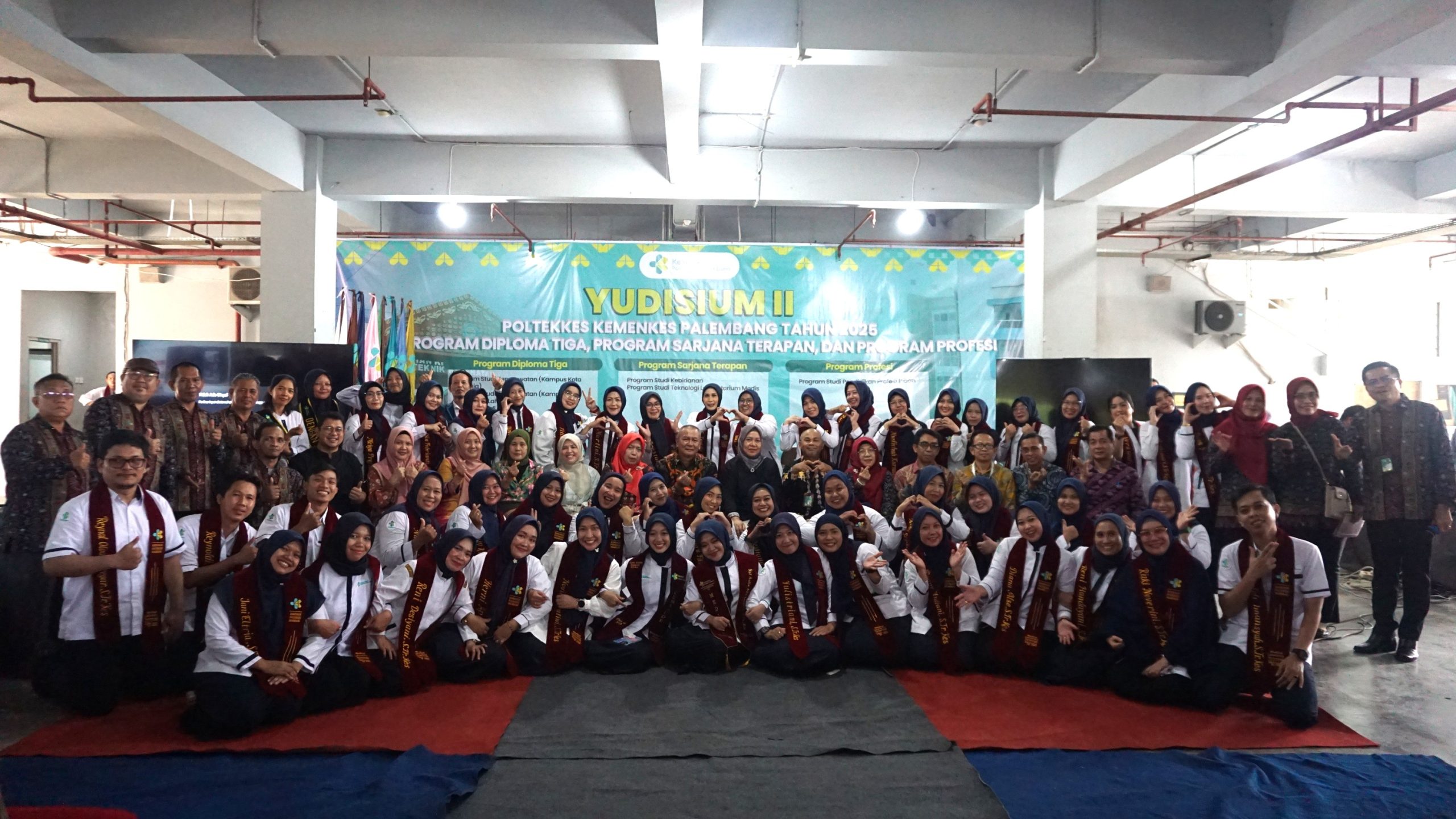 Pengukuhan Lulusan: Poltekkes Kemenkes Palembang Yudisium 235 Calon TenagaKesehatan Profesional tahun 2025